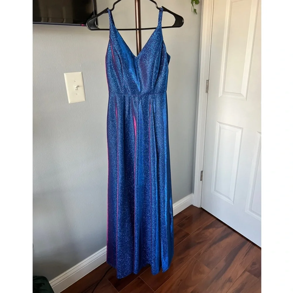 🪻Prom Dress🪻 - Picture 3 of 4